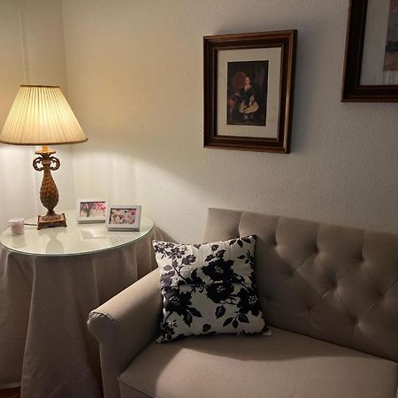Apartamento Turistico R. Gonzalez Abreu Sevilla Eksteriør billede