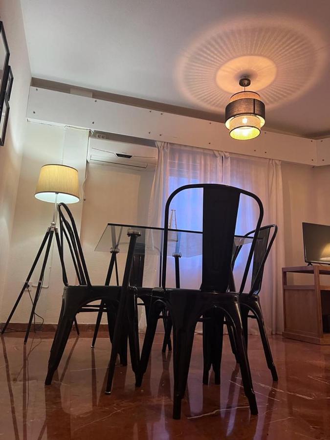 Apartamento Turistico R. Gonzalez Abreu Sevilla Eksteriør billede