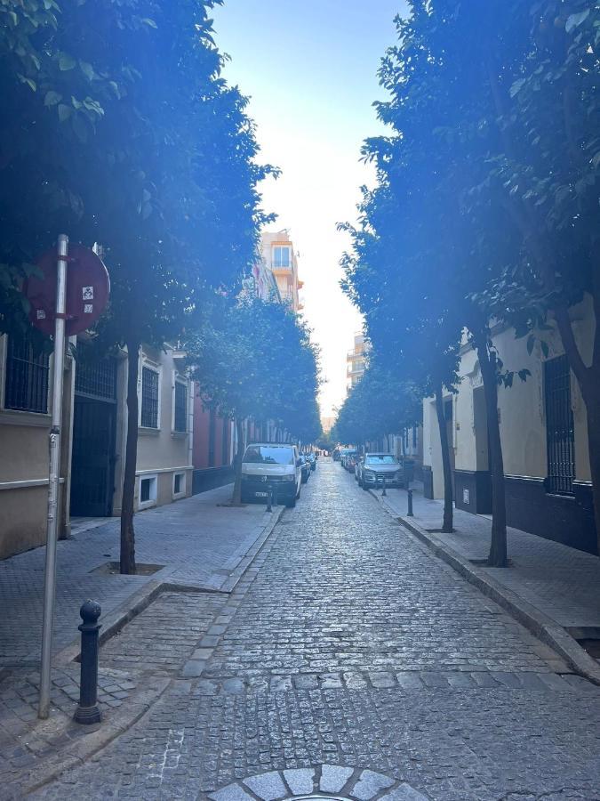 Apartamento Turistico R. Gonzalez Abreu Sevilla Eksteriør billede