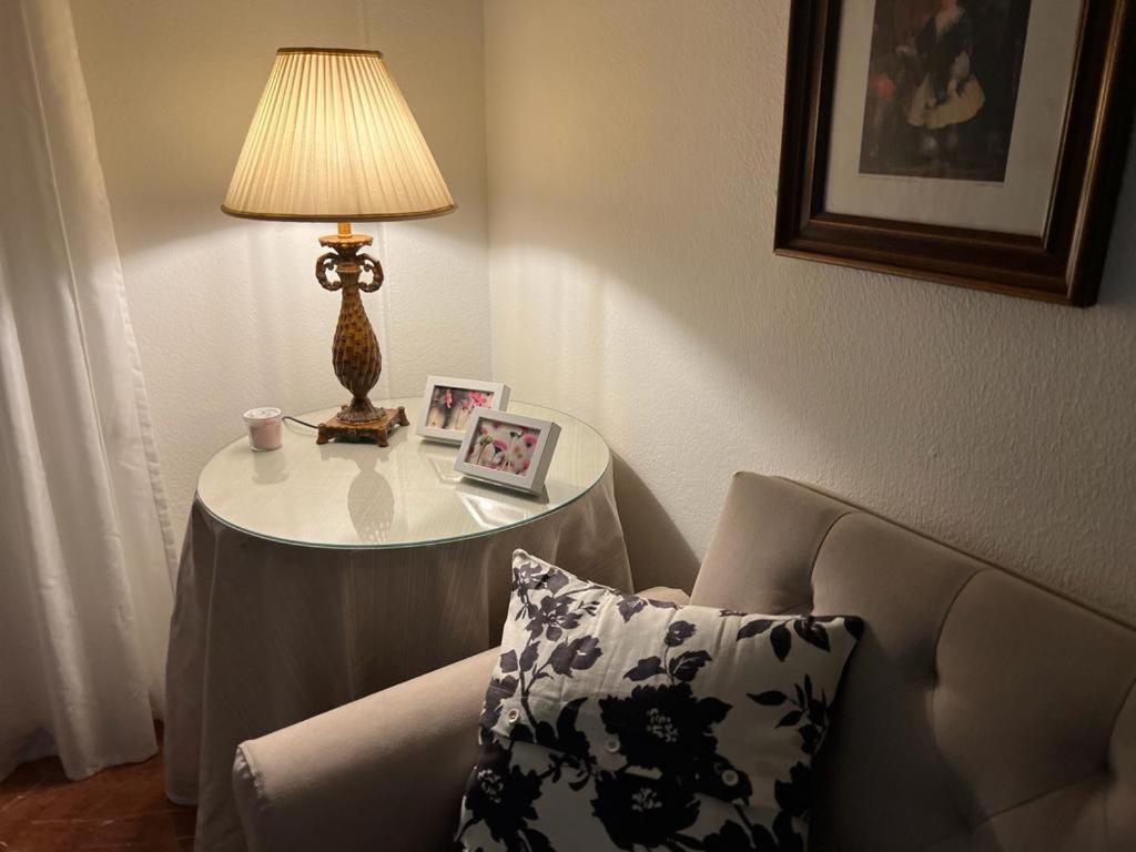 Apartamento Turistico R. Gonzalez Abreu Sevilla Eksteriør billede